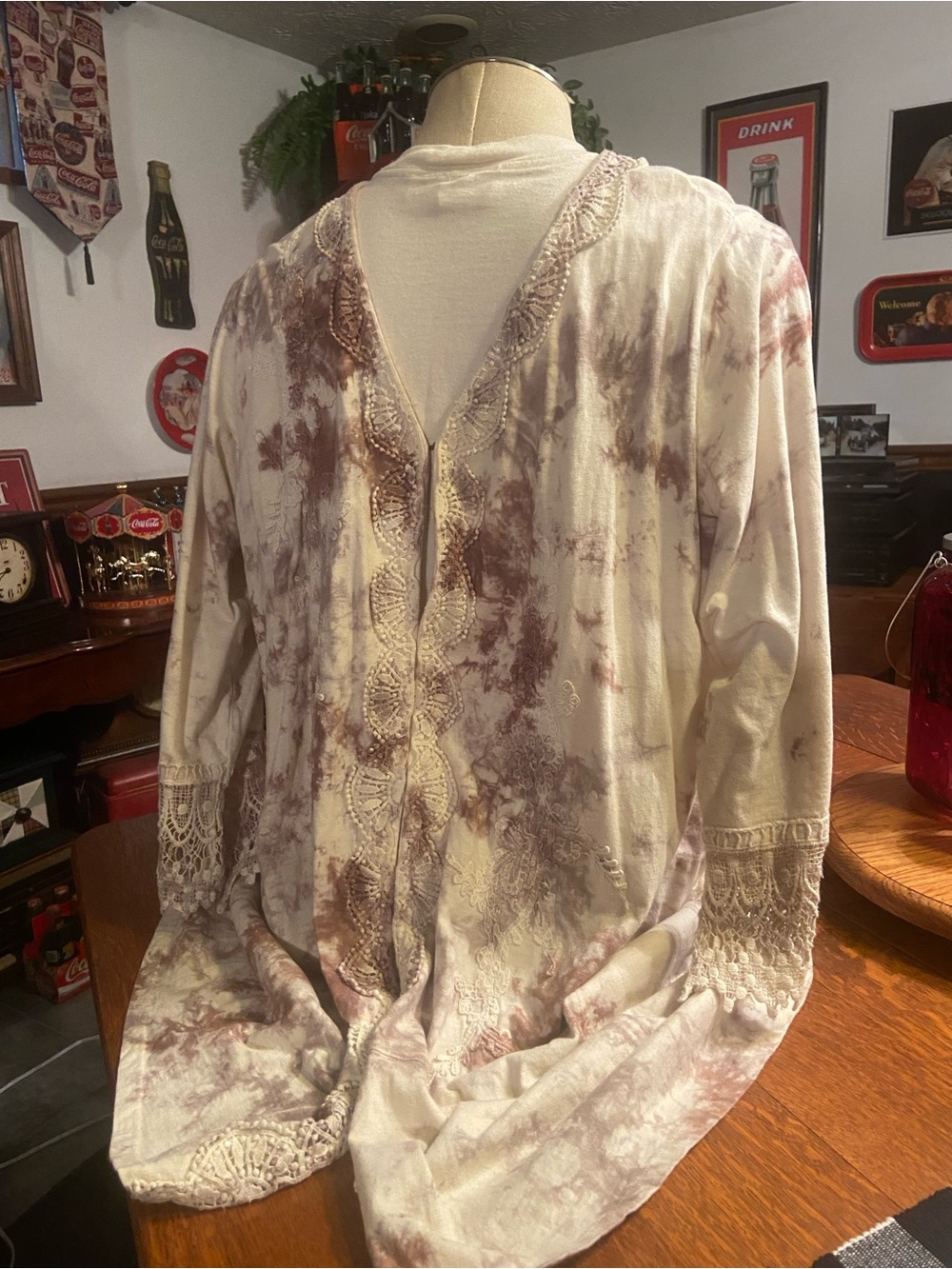 LOGO Lavish tie-dye long sleeve cardigan. 100% cotton.